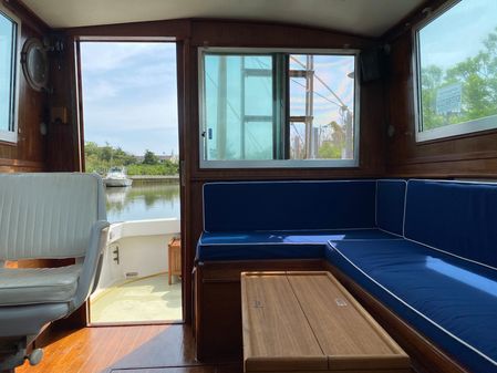 Cape Dory 28 Flybridge image