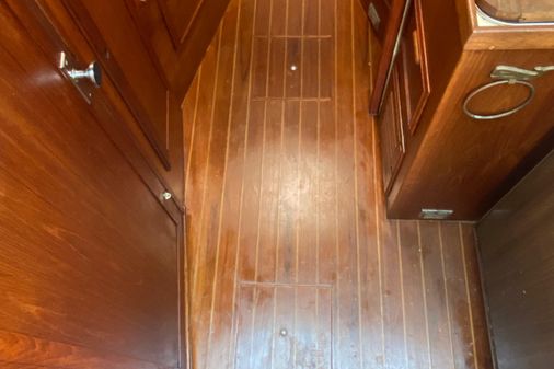 Cape Dory 28 Flybridge image