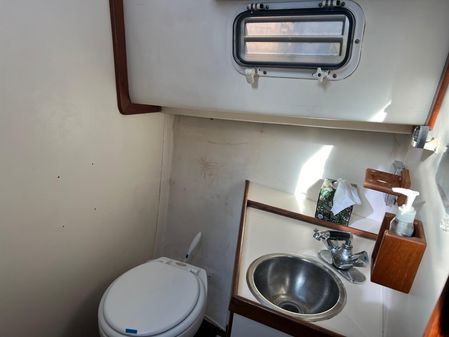 Cape Dory 28 Flybridge image