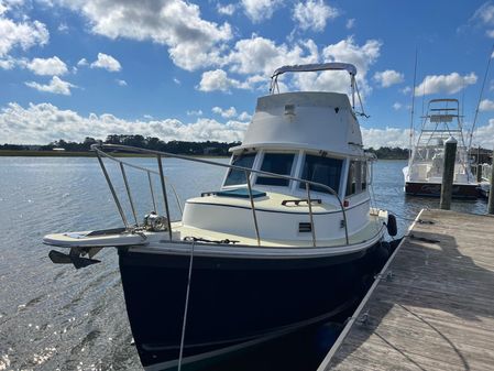 Cape Dory 28 Flybridge image