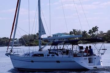 Catalina 385 - main image