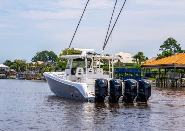 Everglades 435 Center Console image