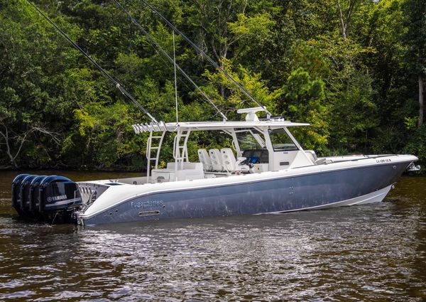 Everglades 435 Center Console image