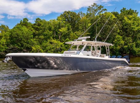 Everglades 435 Center Console image