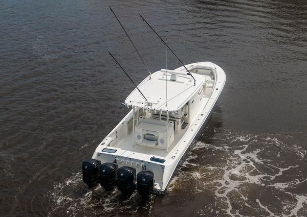 Everglades 435 Center Console image