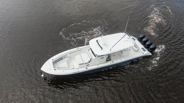 Everglades 435 Center Console image