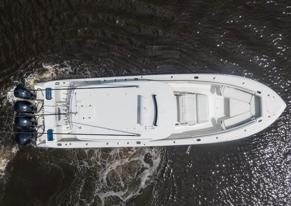 Everglades 435 Center Console image