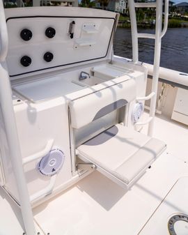 Everglades 435 Center Console image