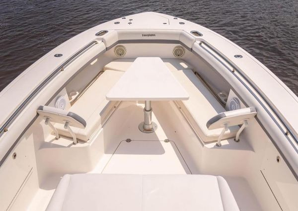 Everglades 435 Center Console image