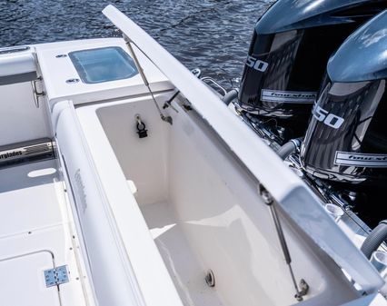 Everglades 435 Center Console image