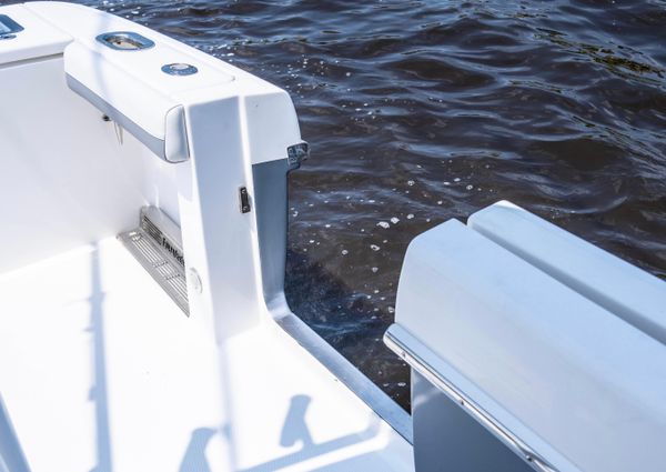 Everglades 435 Center Console image