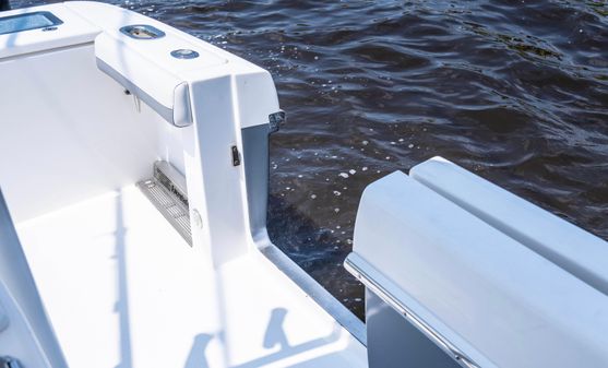 Everglades 435 Center Console image