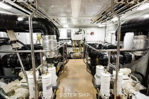 Outer-reef-yachts 880-COCKPIT-MY image