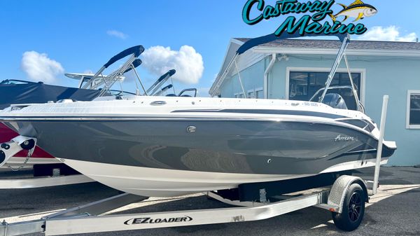 Hurricane SunDeck Sport 205 OB