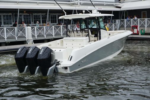 Boston Whaler 350 Outrage image