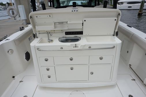 Boston Whaler 350 Outrage image