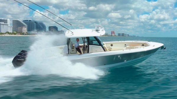 Boston Whaler 350 Outrage
