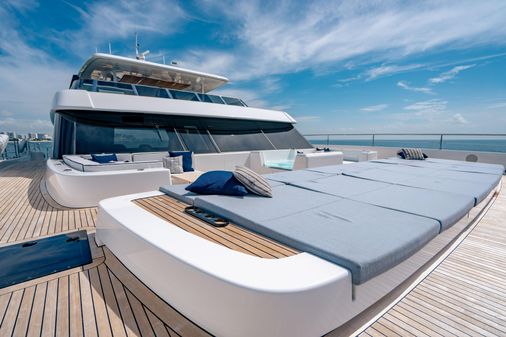 Sunreef 80 Power image