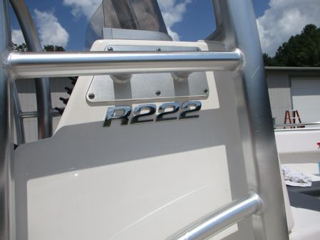 Robalo R222-CENTER-CONSOLE image