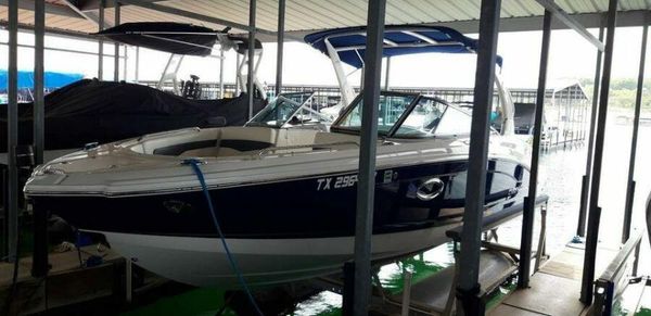 Chaparral 246 SSi image