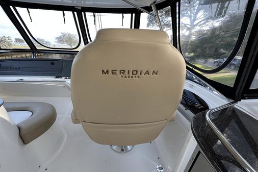 Meridian 441 Sedan image