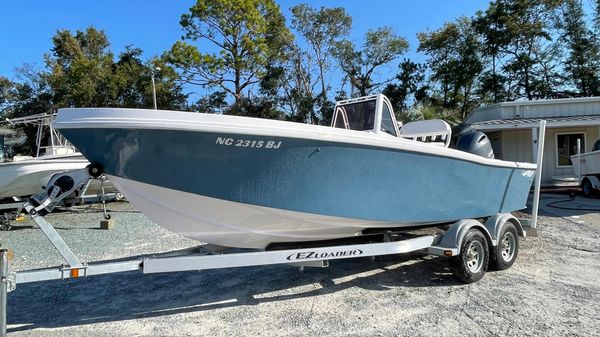 Mako 20 Center Console