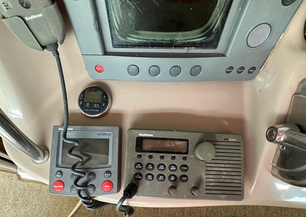 Sea Ray 360 Sundancer image