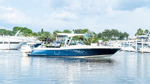 Chris-Craft Calypso 30