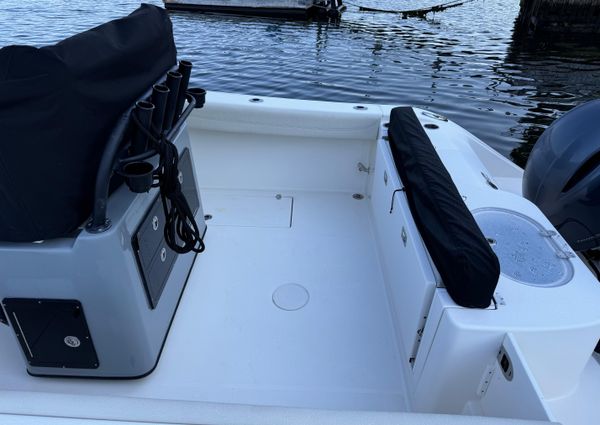 Cobia 280-CENTER-CONSOLE image