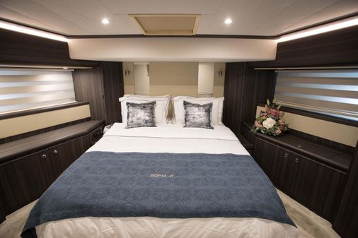 Ferretti Yachts 760 image