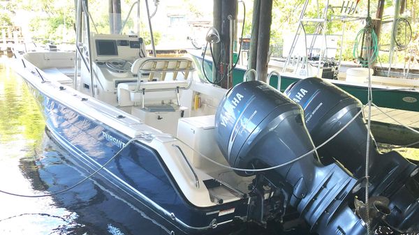 Pursuit 2470 Center Console