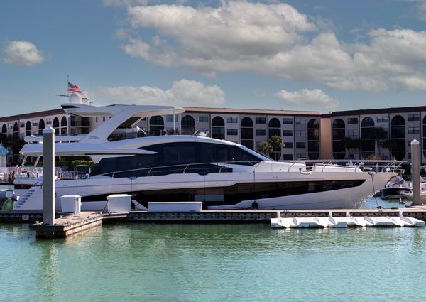 Galeon 680 Fly image