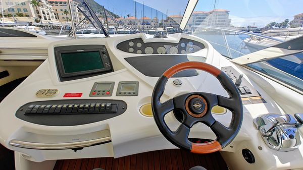 Sunseeker PREDATOR-56 image