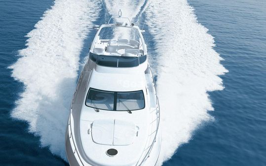 Azimut 68E image