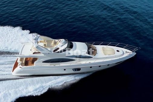 Azimut 68E image