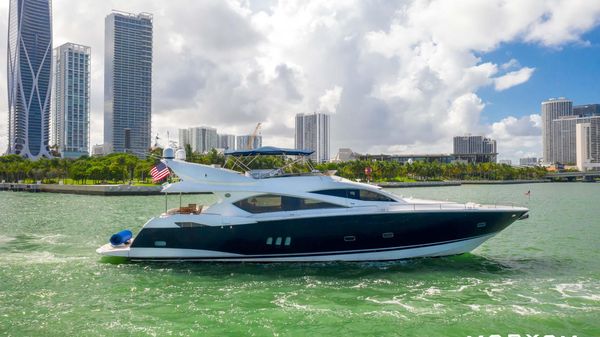 Sunseeker 82 Yacht