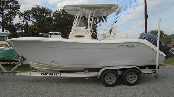 Cobia 220