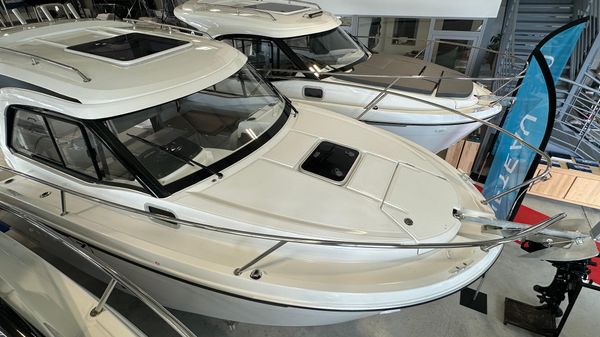 Beneteau Antares 7 Fishing