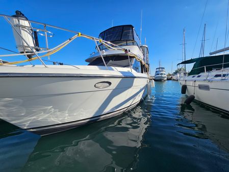 Carver 33 Aft Cabin image