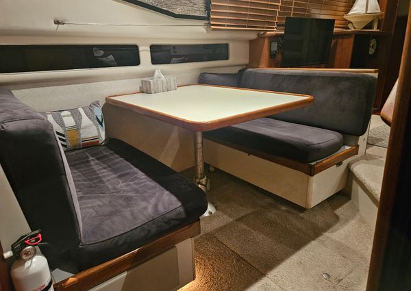 Carver 33 Aft Cabin image