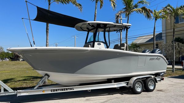 Sea Pro 259 Center Console
