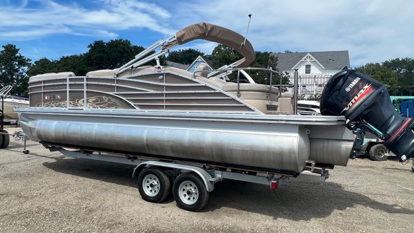 Bennington 2275RCW OB