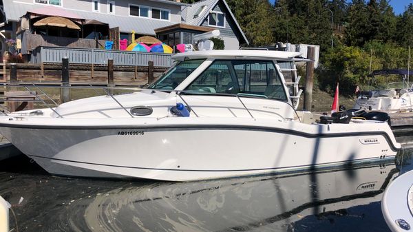 Boston Whaler 315 Conquest Pilothouse 