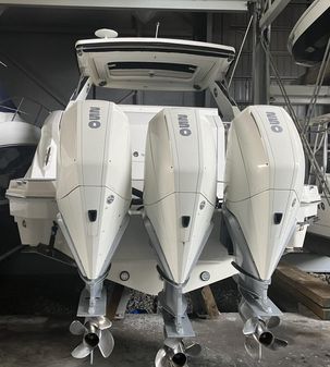 Sea Ray Sundancer 320 OB image