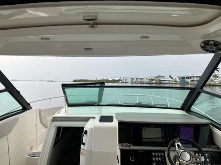 Sea Ray Sundancer 320 OB image