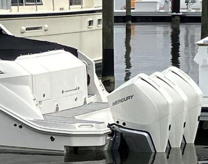 Sea Ray Sundancer 320 OB image