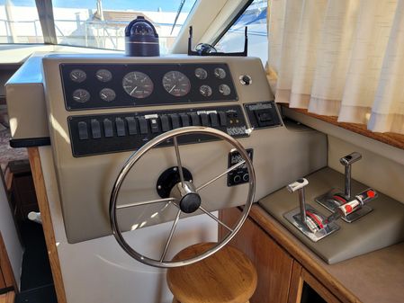 Bayliner 3388-COMMAND-BRIDGE-MOTORYACHT image