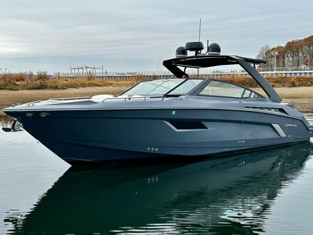 Cruisers Sport Series 338 Bow Rider image