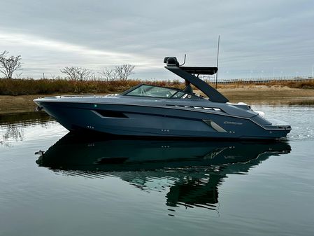 Cruisers Sport Series 338 Bow Rider image