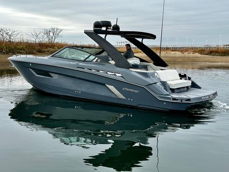 Cruisers Sport Series 338 Bow Rider image